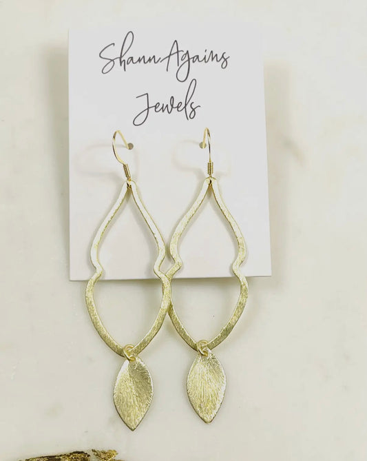 Lightweight gold dangle earrings